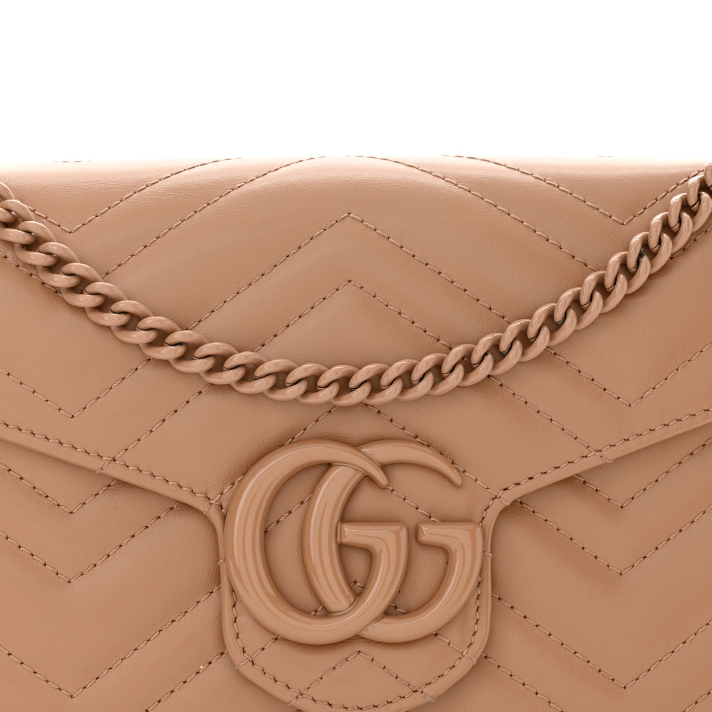 Calfskin Matelasse Monochrome GG Marmont Chain Wallet Camelia
