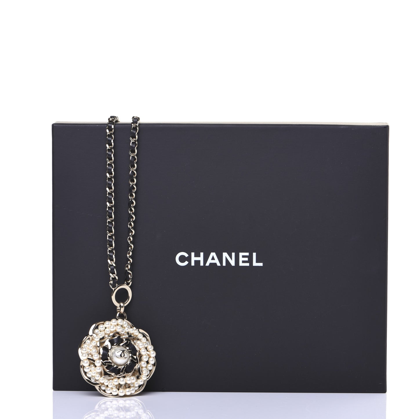 Lambskin Pearl CC Camellia Chain Necklace Gold