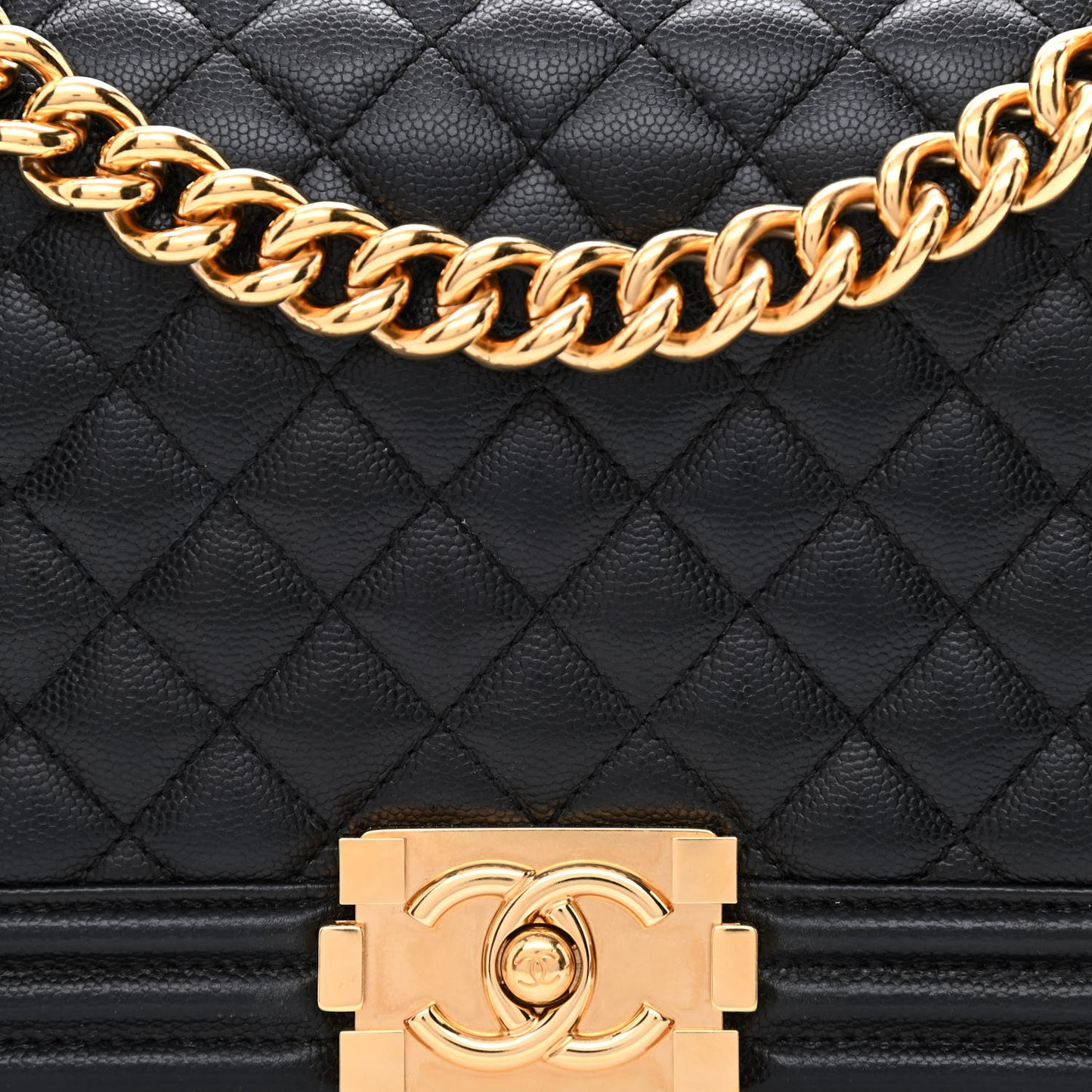 Caviar Quilted Medium Boy Flap Black