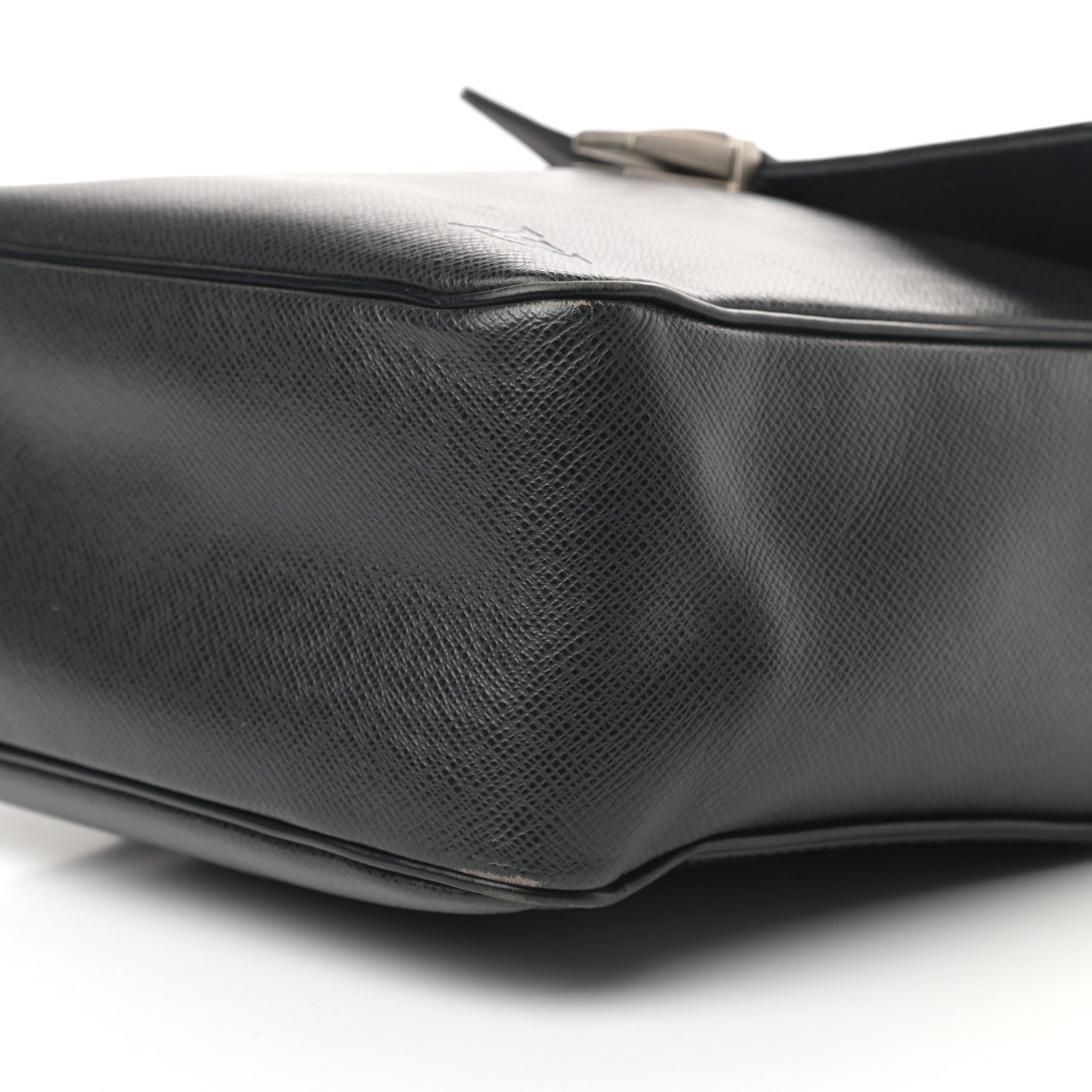 Louis Vuitton Taiga Yaranga Camera Bag Ardoise 8 of 11