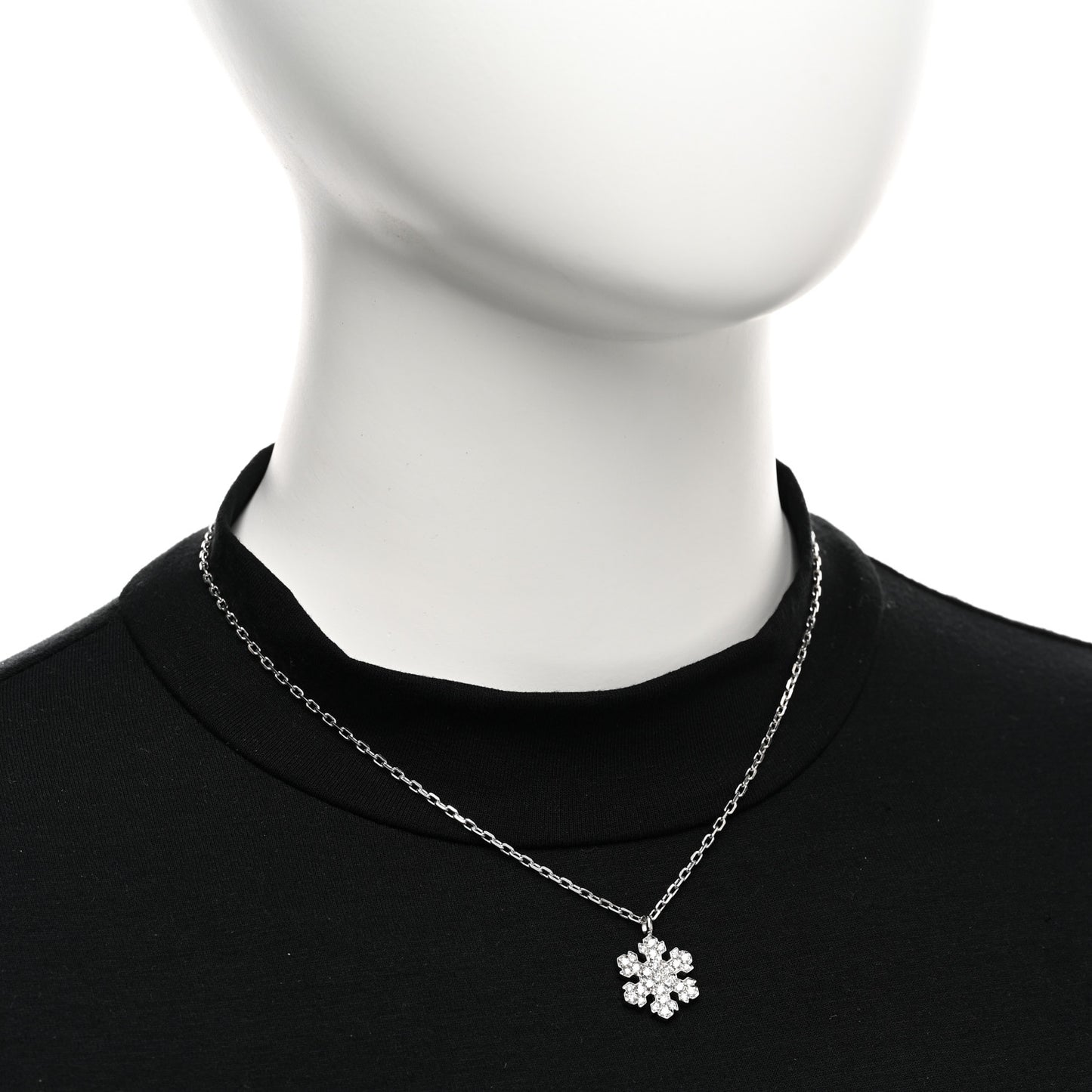 18K White Gold Diamond Snowflake Pendant Necklace