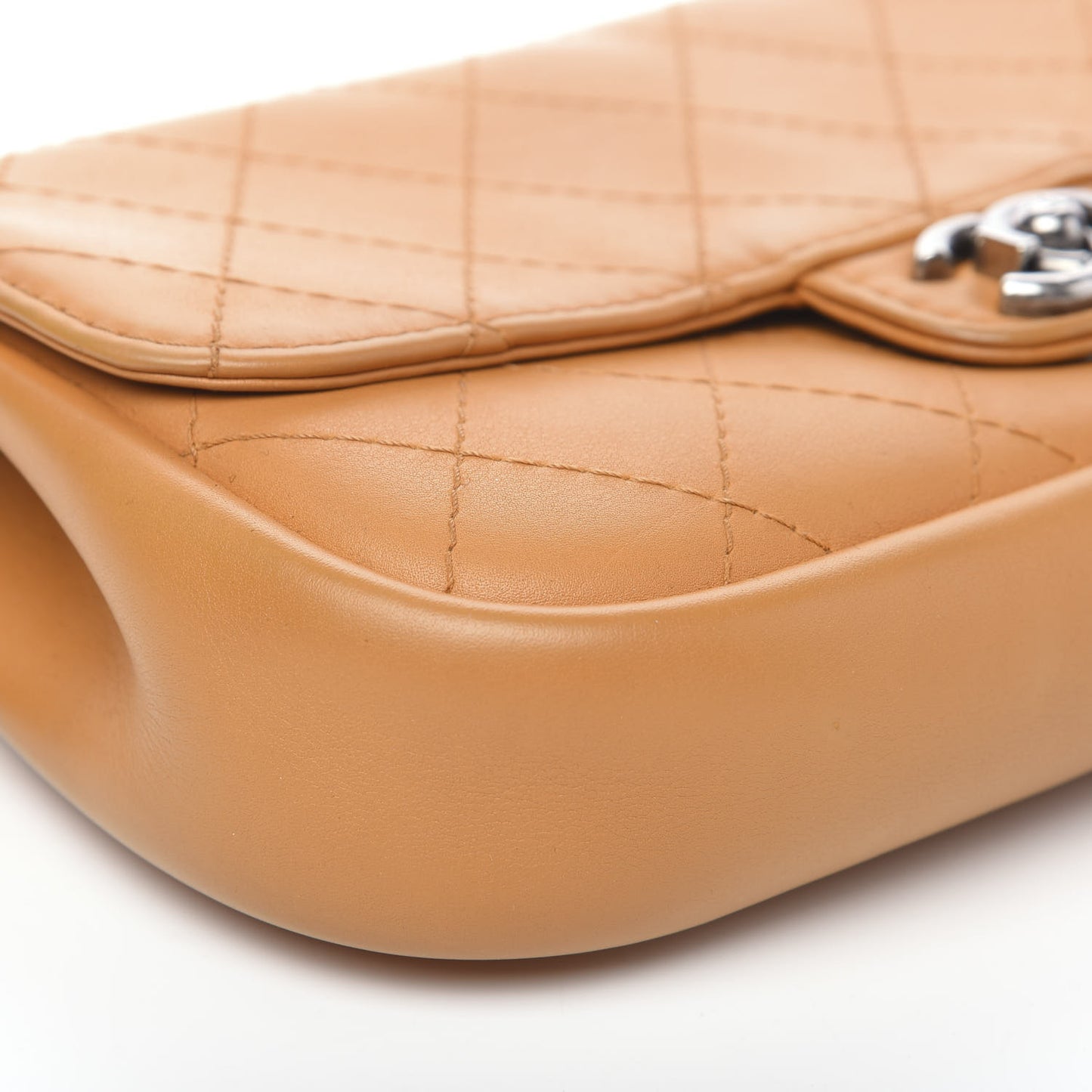 Calfskin Stitched Medium CC Sellier Flap Beige