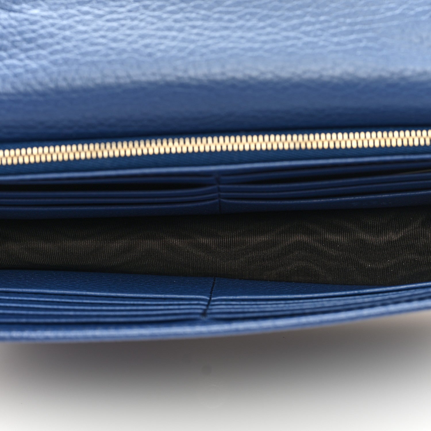 Gucci Dollar Calfskin Interlocking G Chain Wallet Caspian 5 of 9