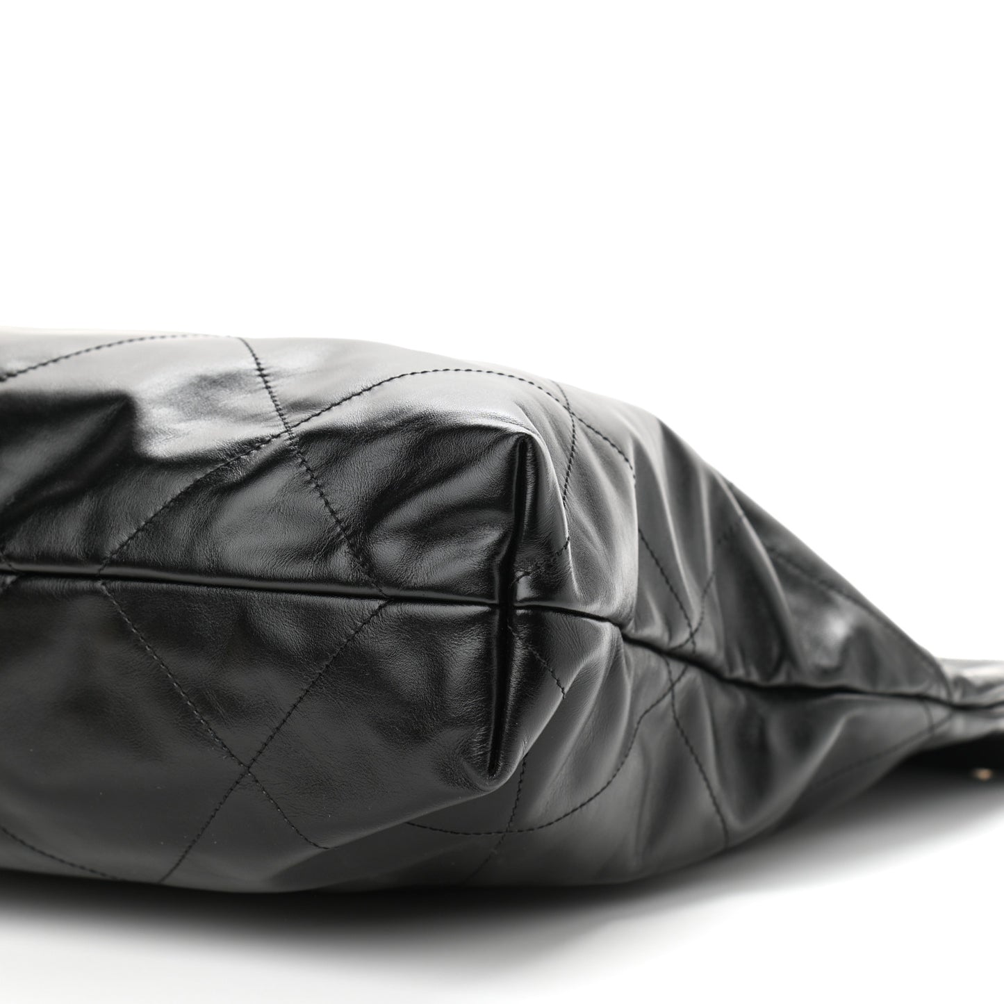 Shiny Calfskin Quilted Chanel 22 Black