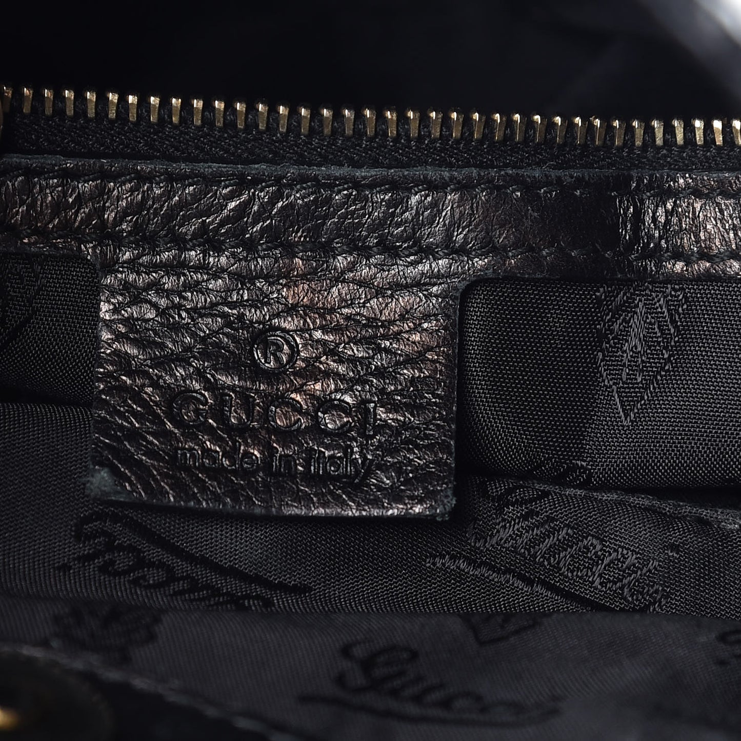 Dialux Queen Bow Hobo Black