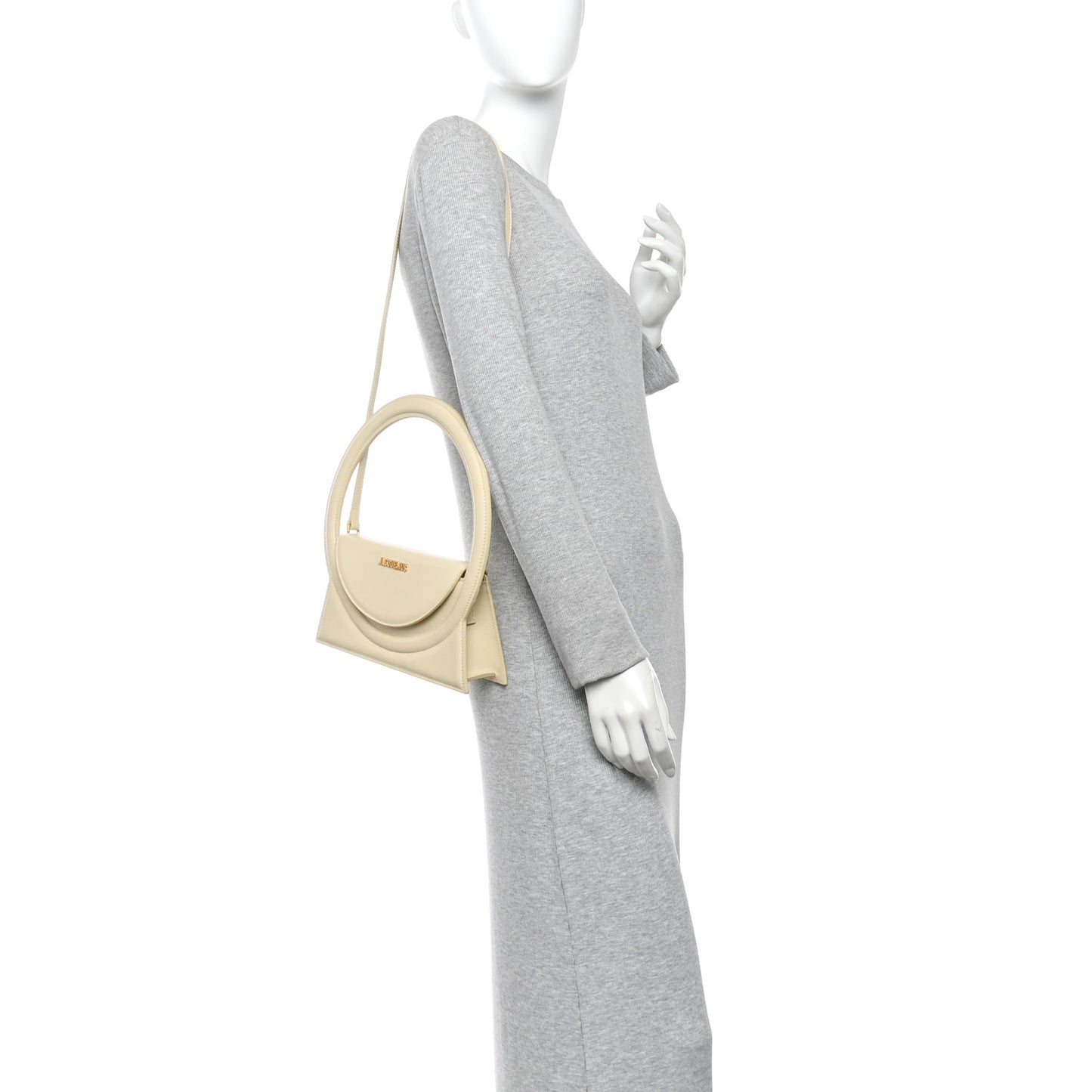 Smooth Calfskin Le Sac Rond Ivory