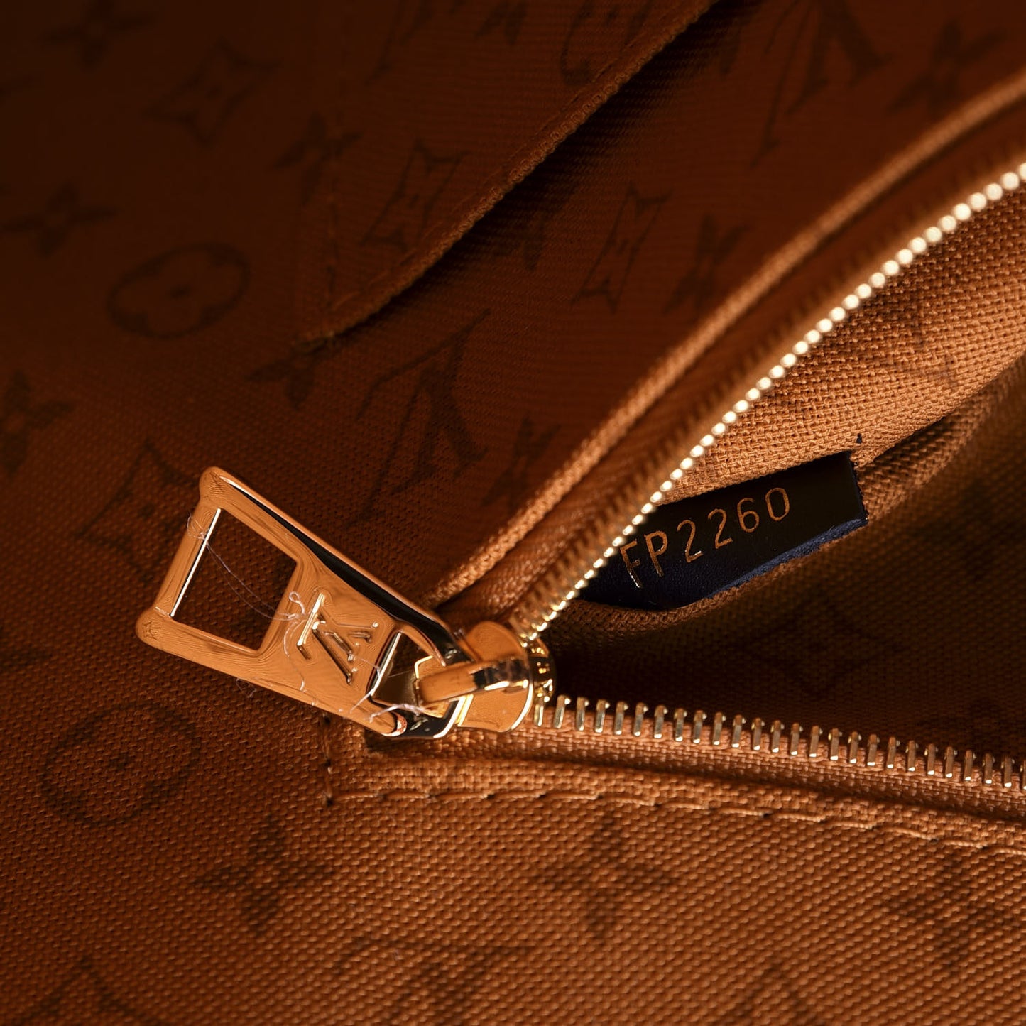 Monogram Giant Crafty Onthego GM Crème Caramel