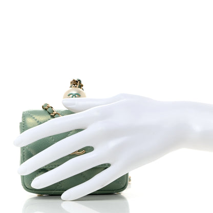 Chanel Iridescent Caviar Quilted Pearl On Top Coin Purse With Chain Light Green 2 of 9