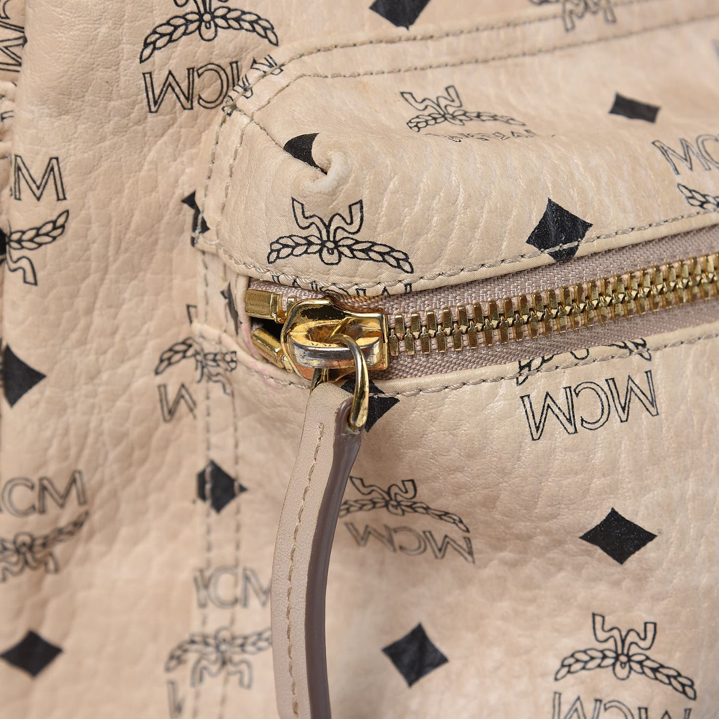 Visetos Medium Side Studs Stark Backpack Beige