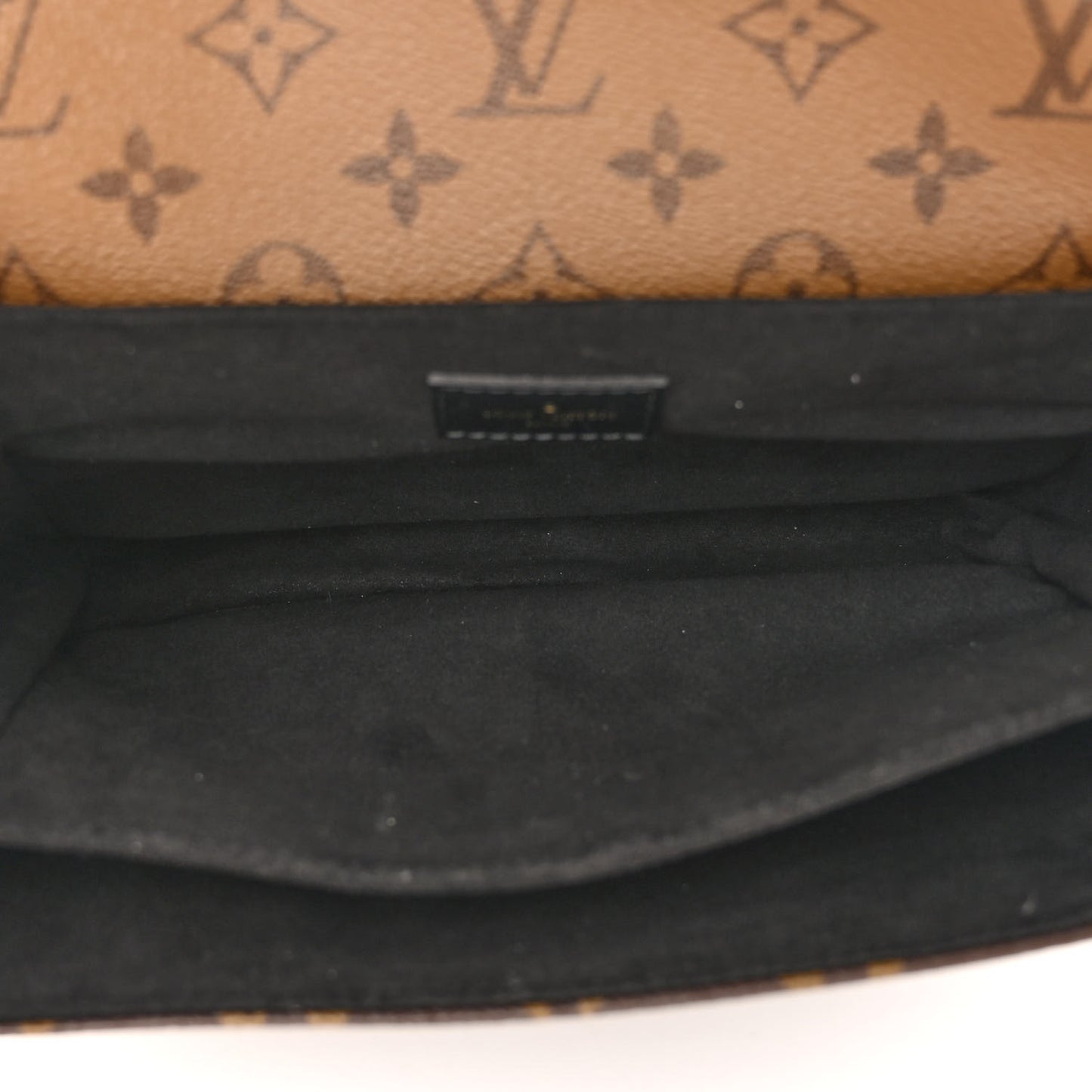 Reverse Monogram Pochette Metis