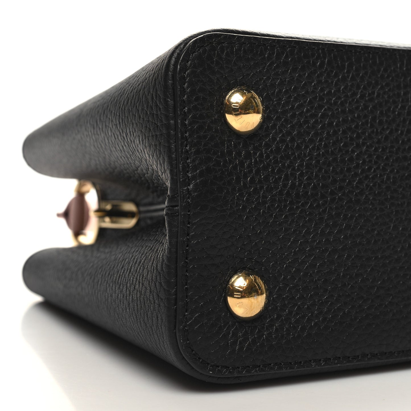 Taurillon Capucines MM Black