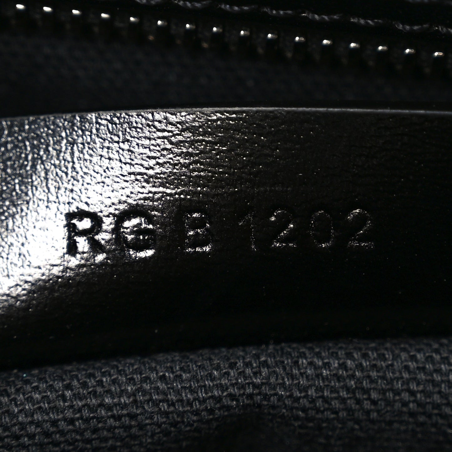 Shiny Lord Calfskin Medium Antigona Black