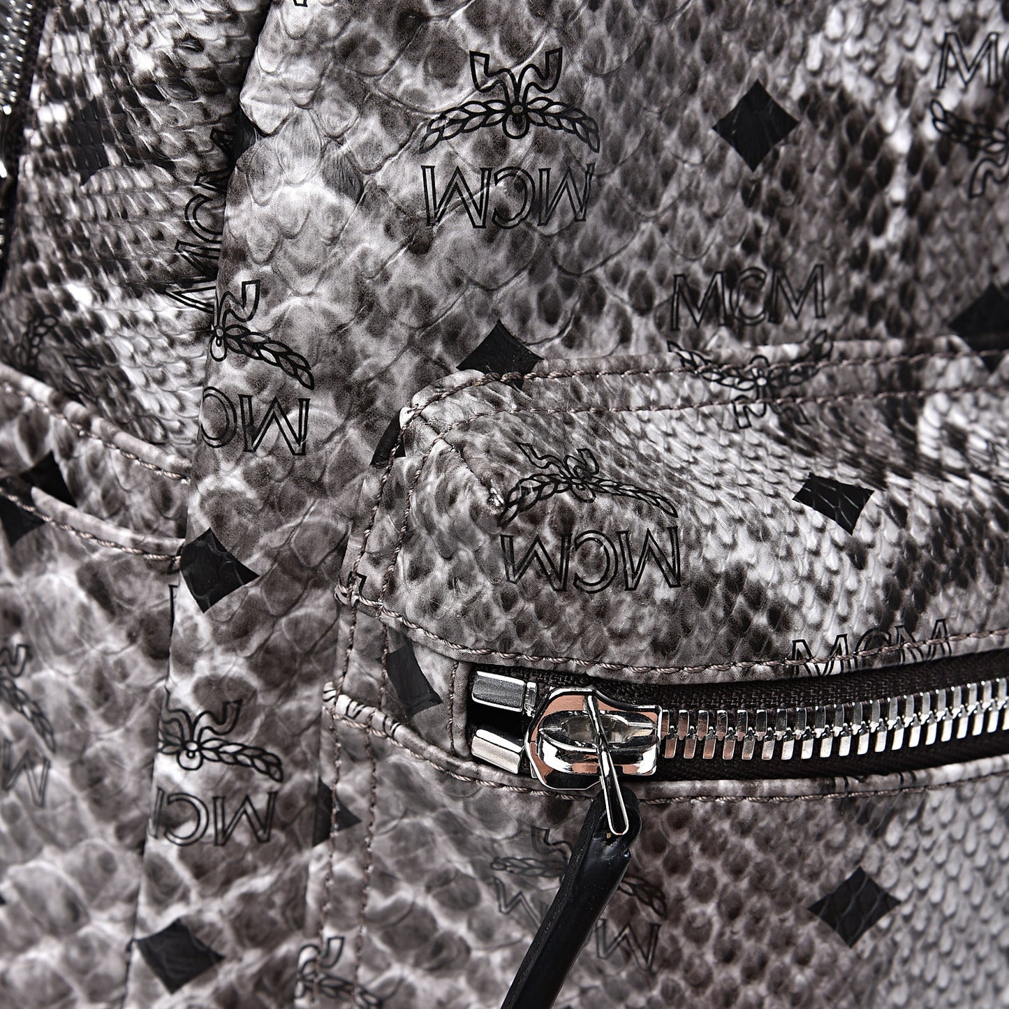 Visetos Snakeskin Printed Small Stark Backpack Light Grey