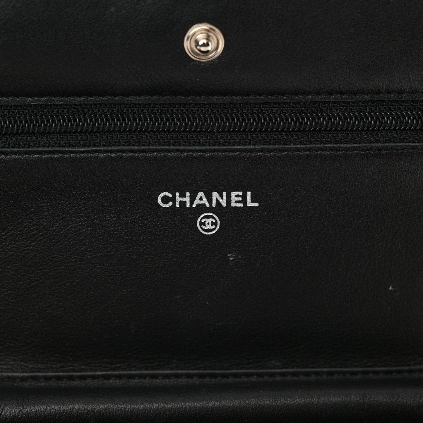 Patent Quilted Wallet On Chain WOC Black