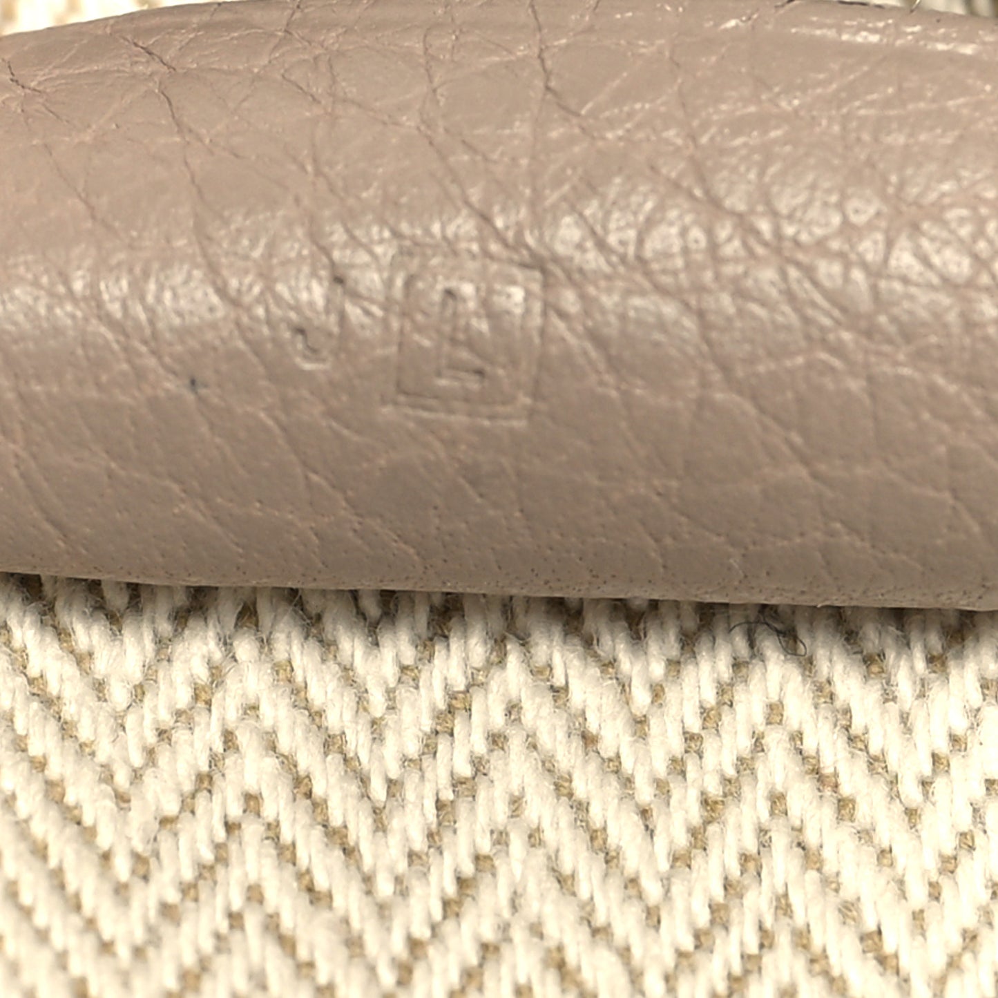 Taurillon Clemence Victoria II 35 Gris Tourterelle