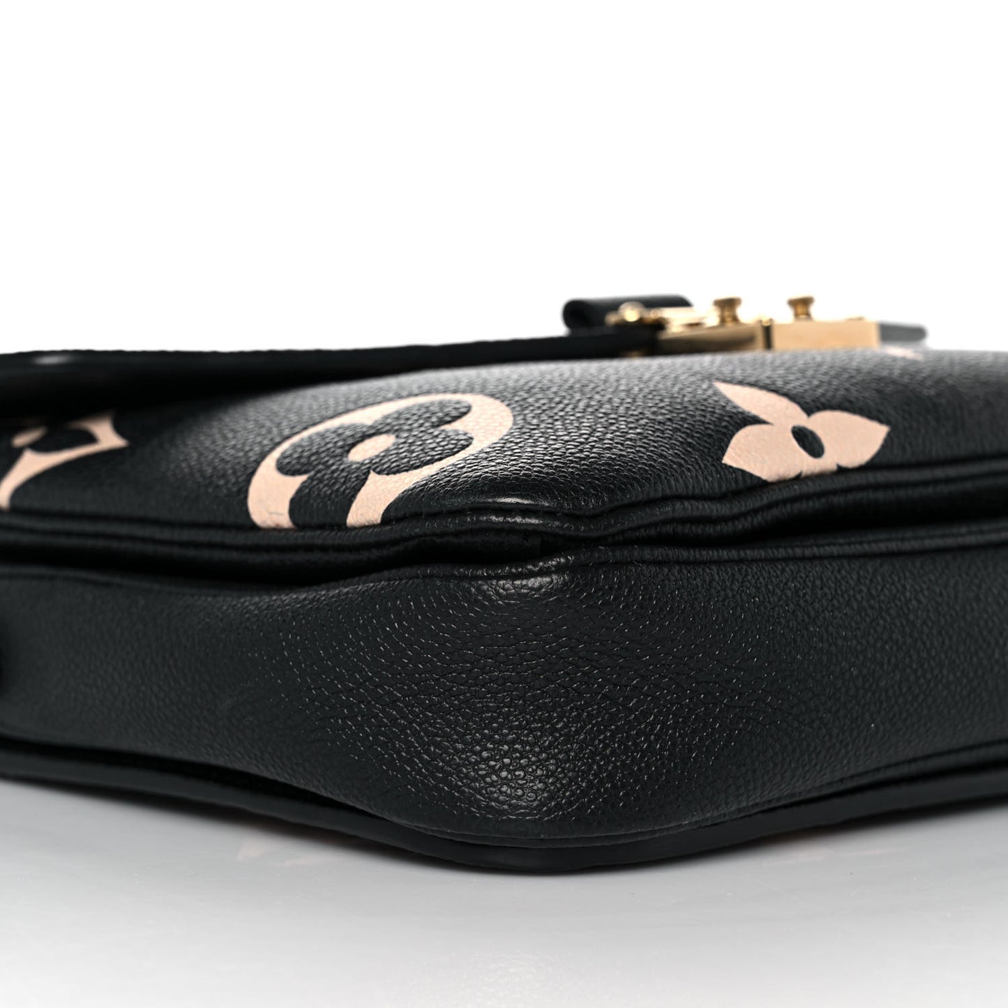 Empreinte Monogram Giant Pochette Metis Black Beige