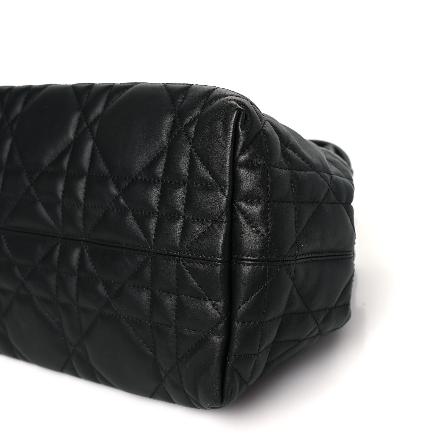 Calfskin Macrocannage Medium Toujours Black