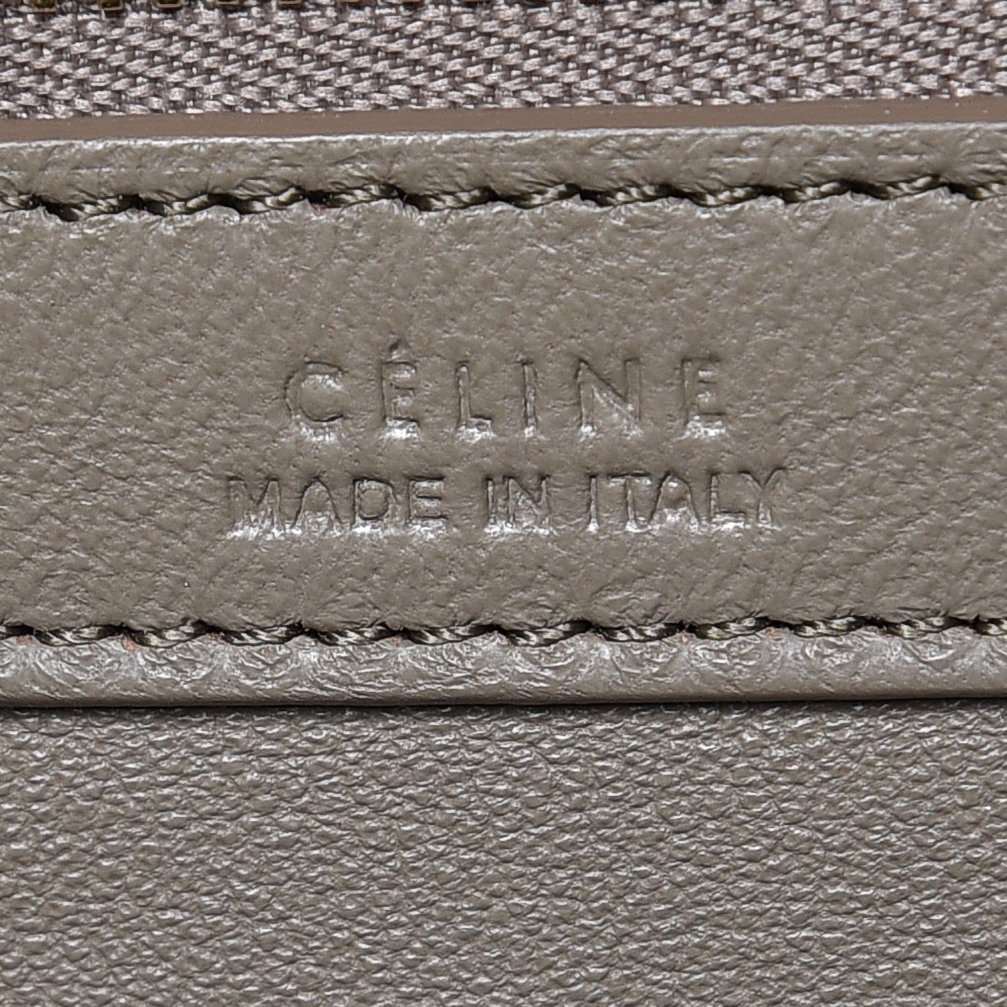 Crocodile Embossed Nubuck Medium Belt Cabas Phantom Beige