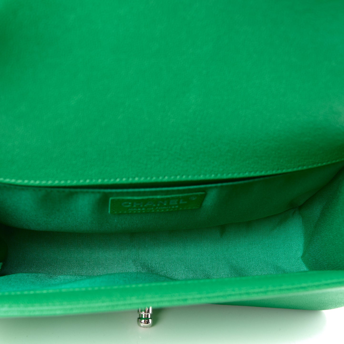 Caviar Quilted Medium Boy Flap Green