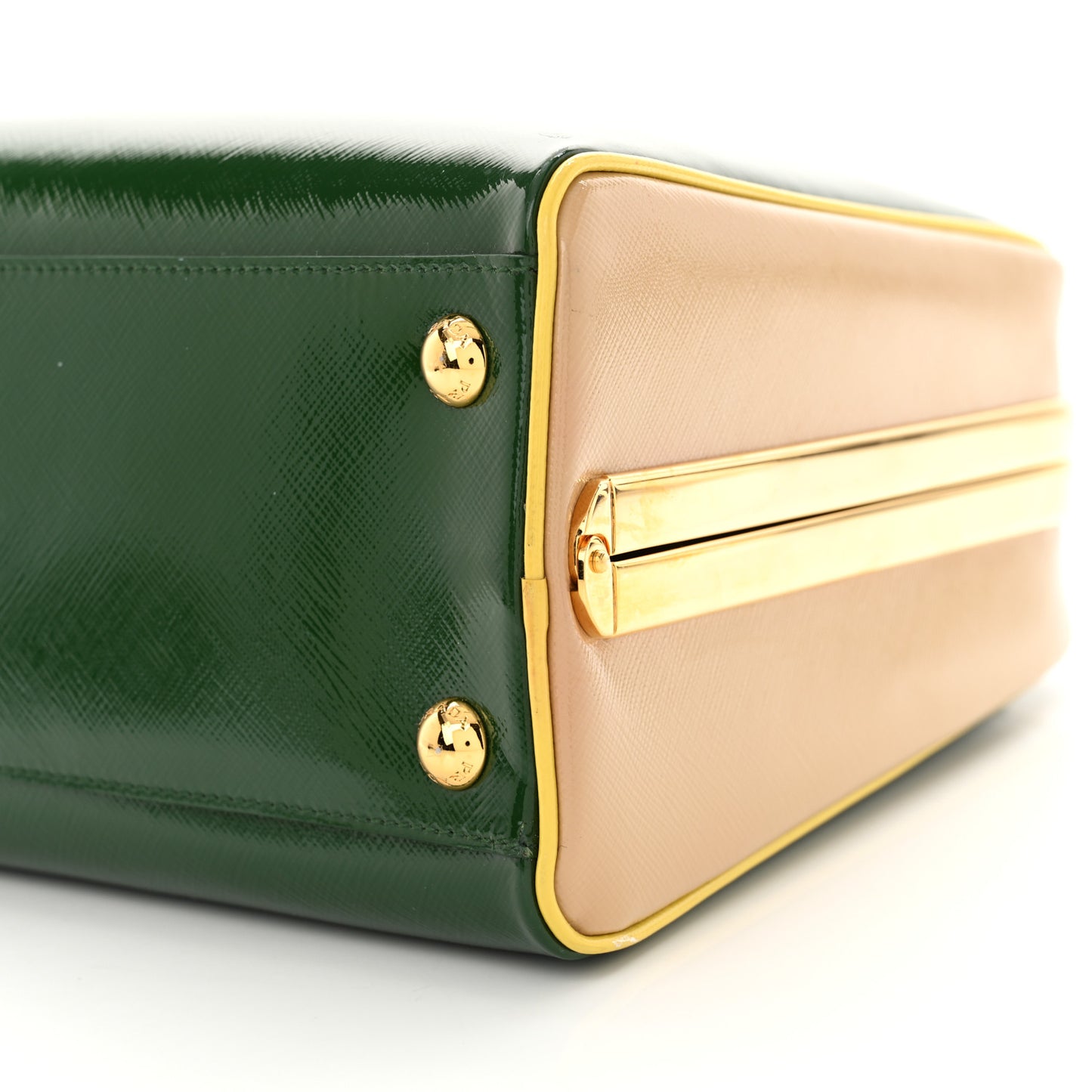 Saffiano Vernice Pyramid Bag Larice Sabbia