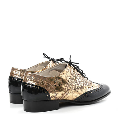 Chanel Fantasy Patent Calfskin Lace Up Oxfords 38 Gold Black 4 of 10