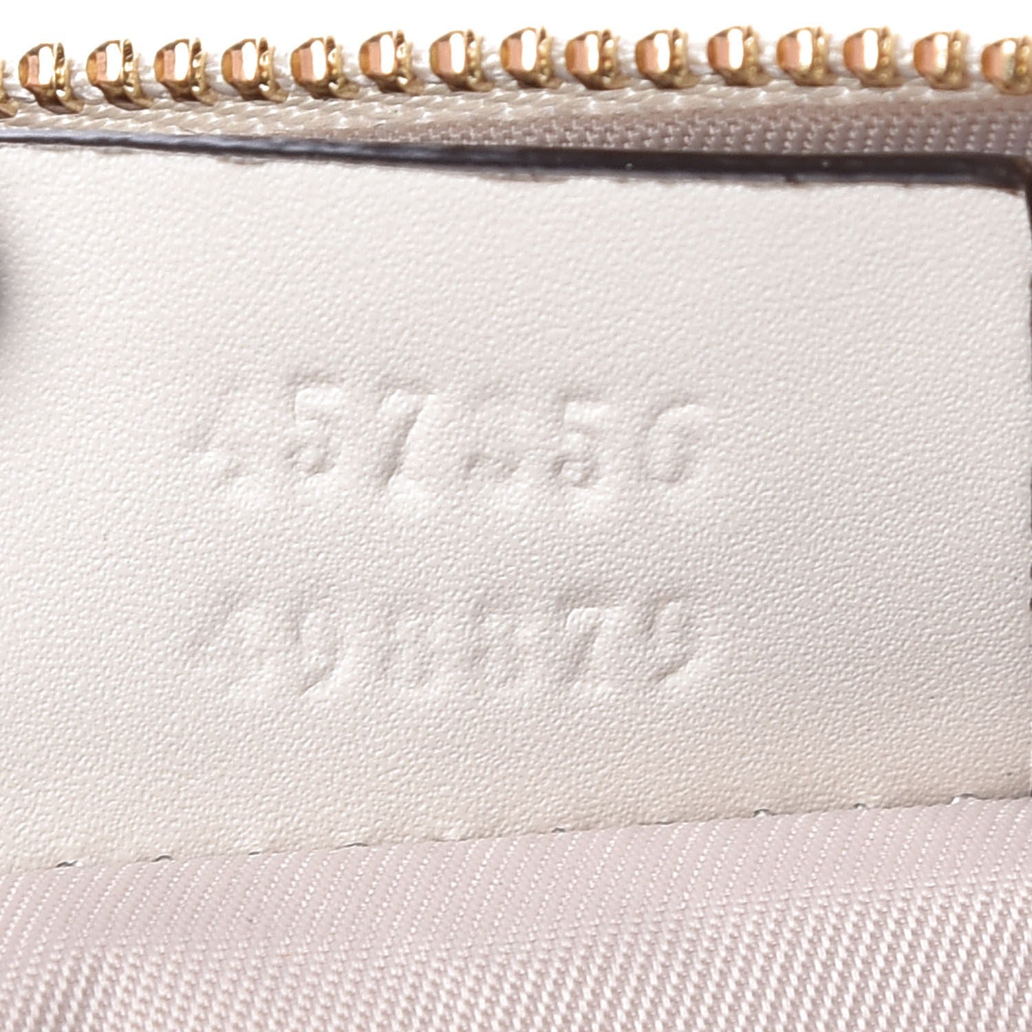 Gucci Soft GG Supreme Monogram Pouch White 7 of 9
