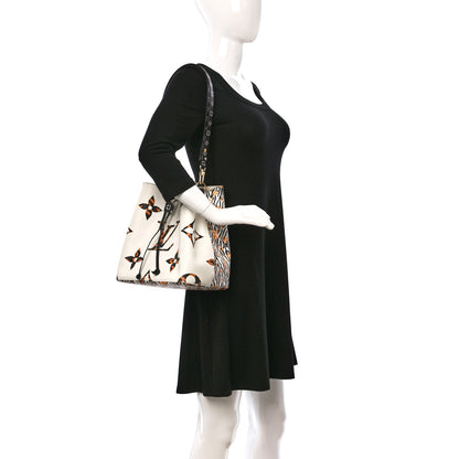 Louis Vuitton Monogram Giant Jungle NéoNoé Ivory 2 of 10