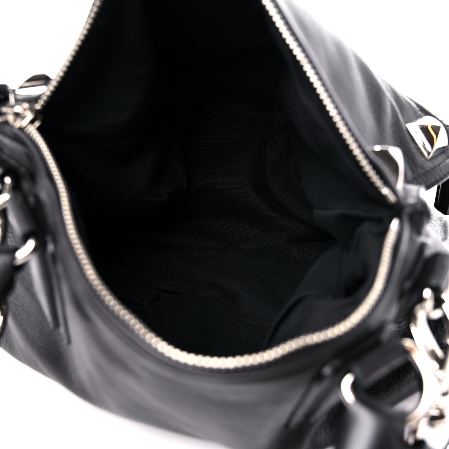 Pebbled Calfskin Medium Pyramid Stud Pandora Black