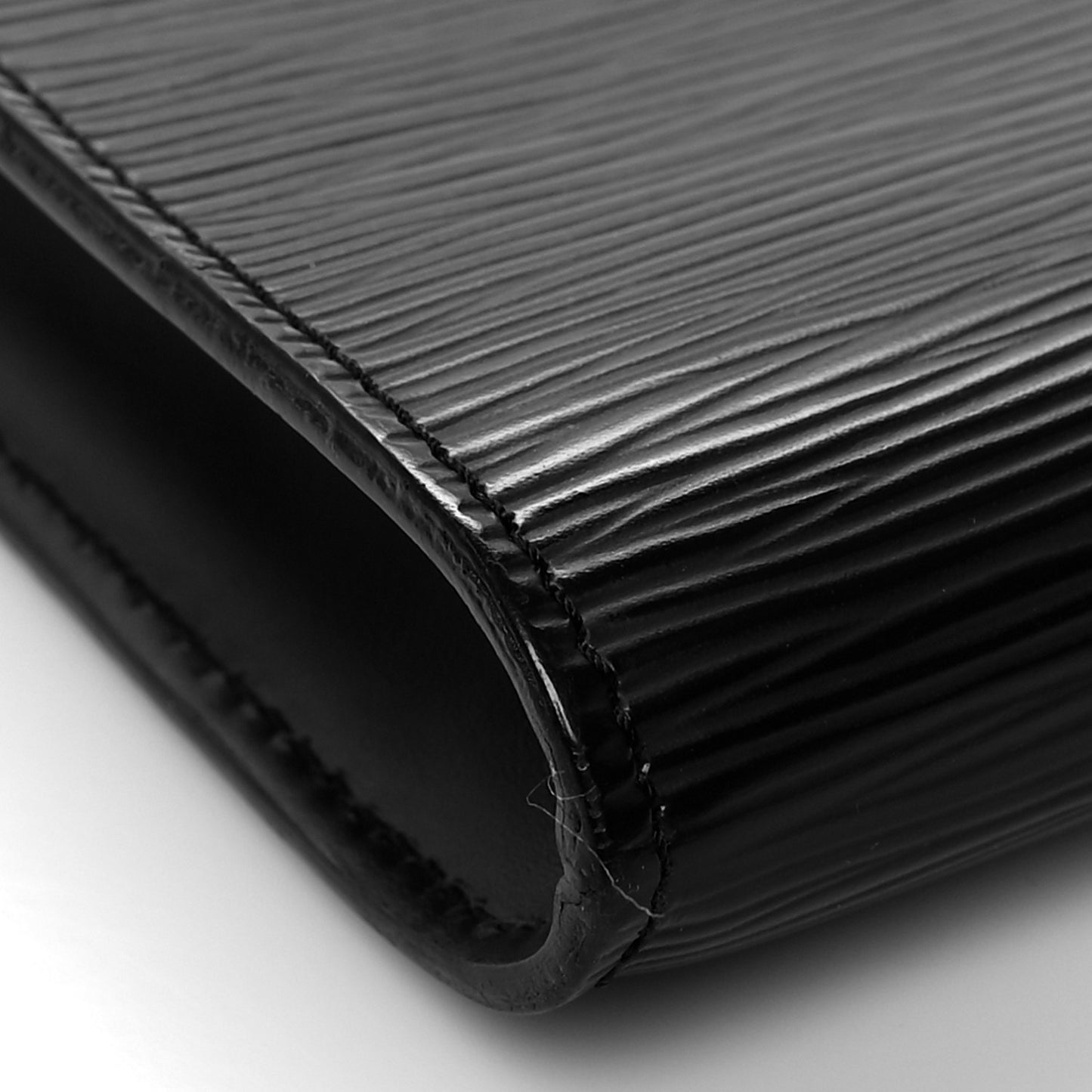 Epi Pochette Accessories 24 Black