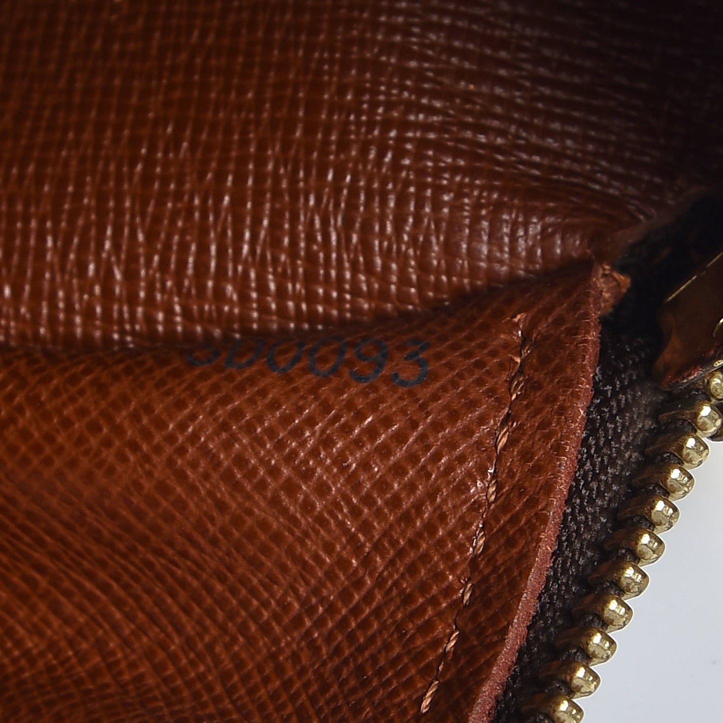 Monogram Papillon 26
