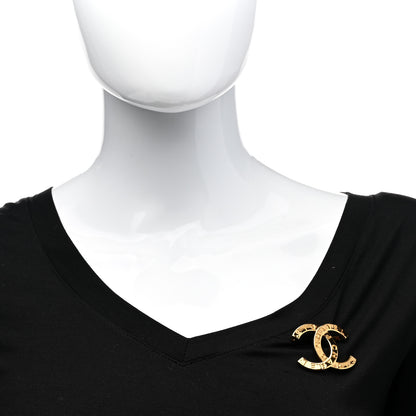 Chanel Metal Paris Button CC Large Brooch Gold 2 of 5