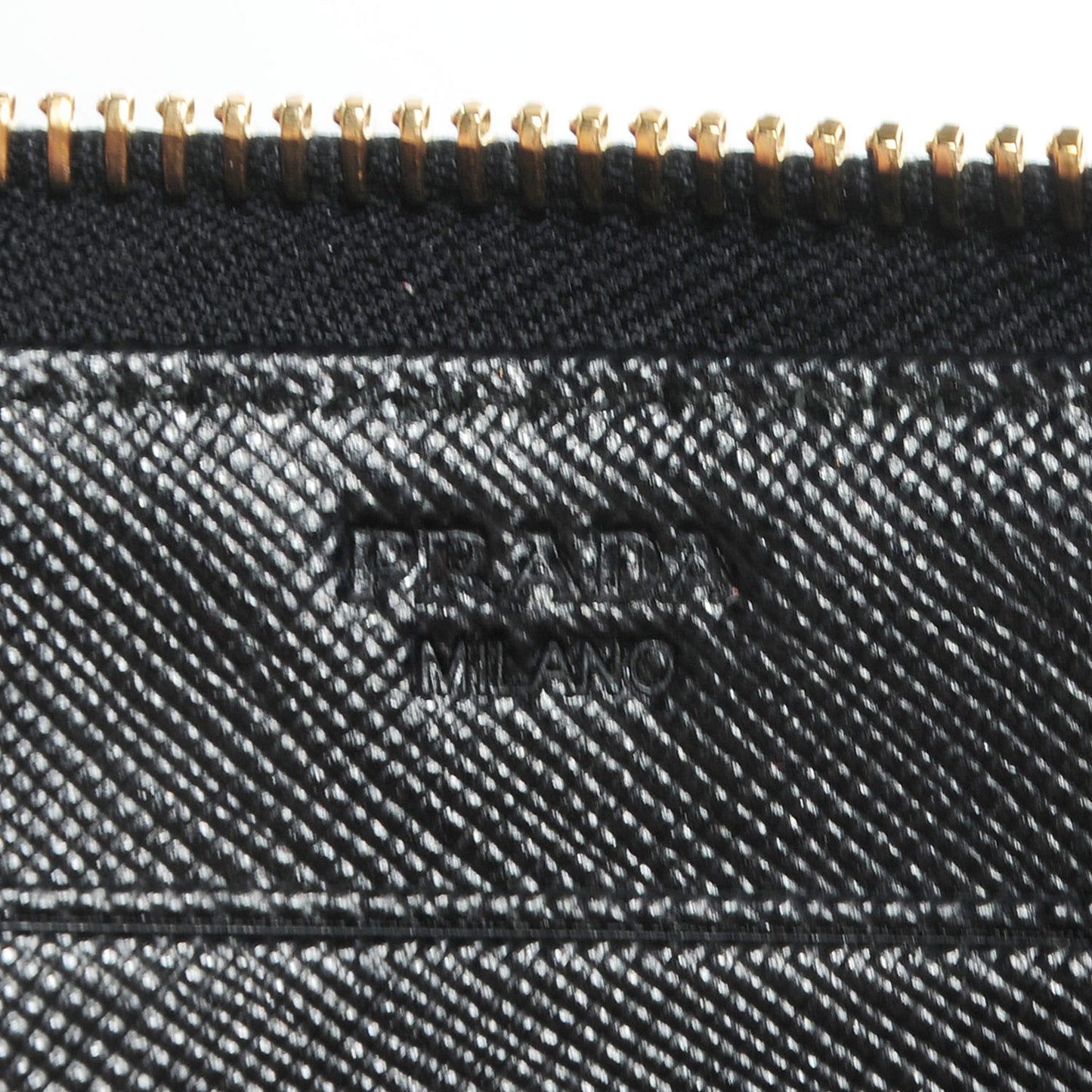Saffiano Metal Zip Around Wallet Nero Black