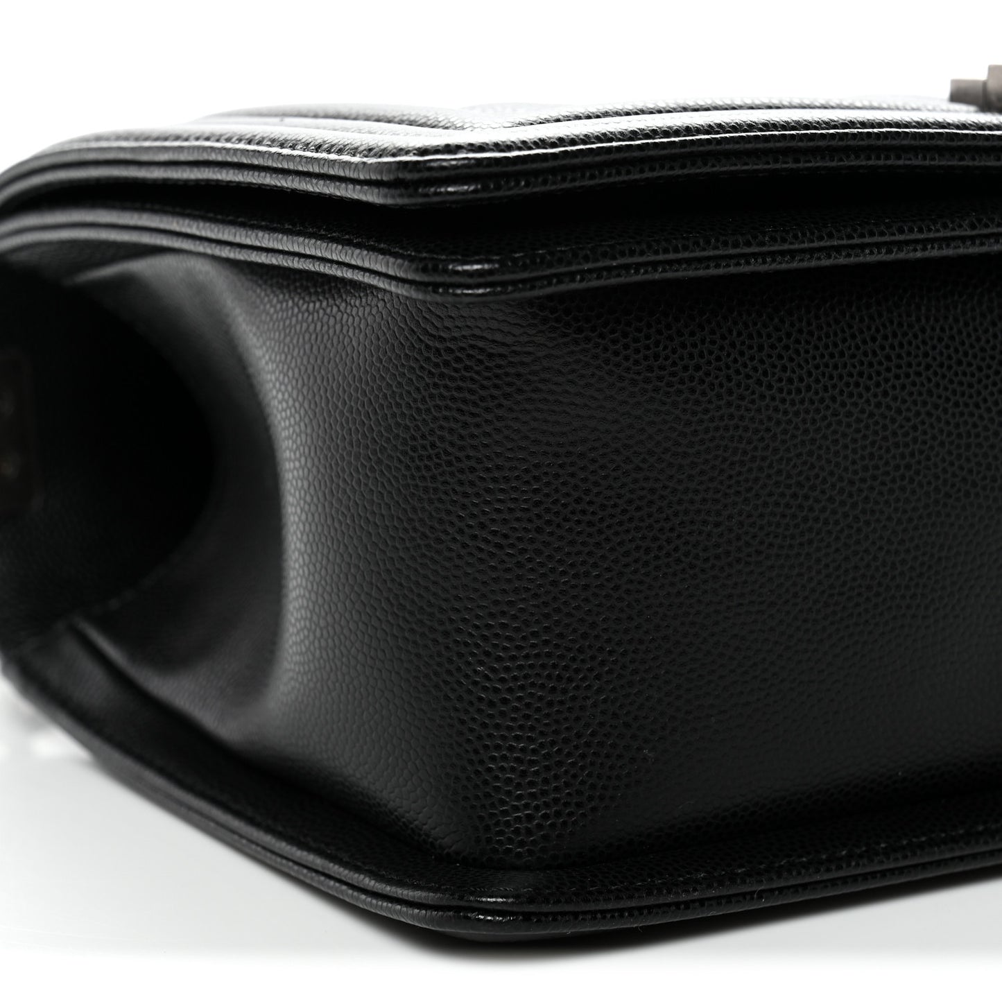 Caviar Quilted Medium Boy Flap Black
