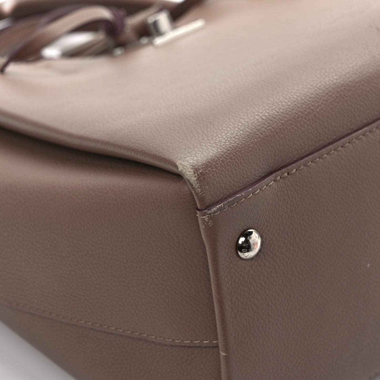 Calfskin Lockmeto Taupe Glace