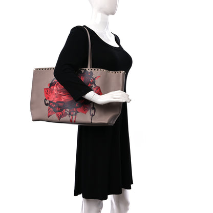 Valentino Garavani X UNDERCOVER Calfskin Print Rockstud Shoulder Tote Poudre 2 of 11