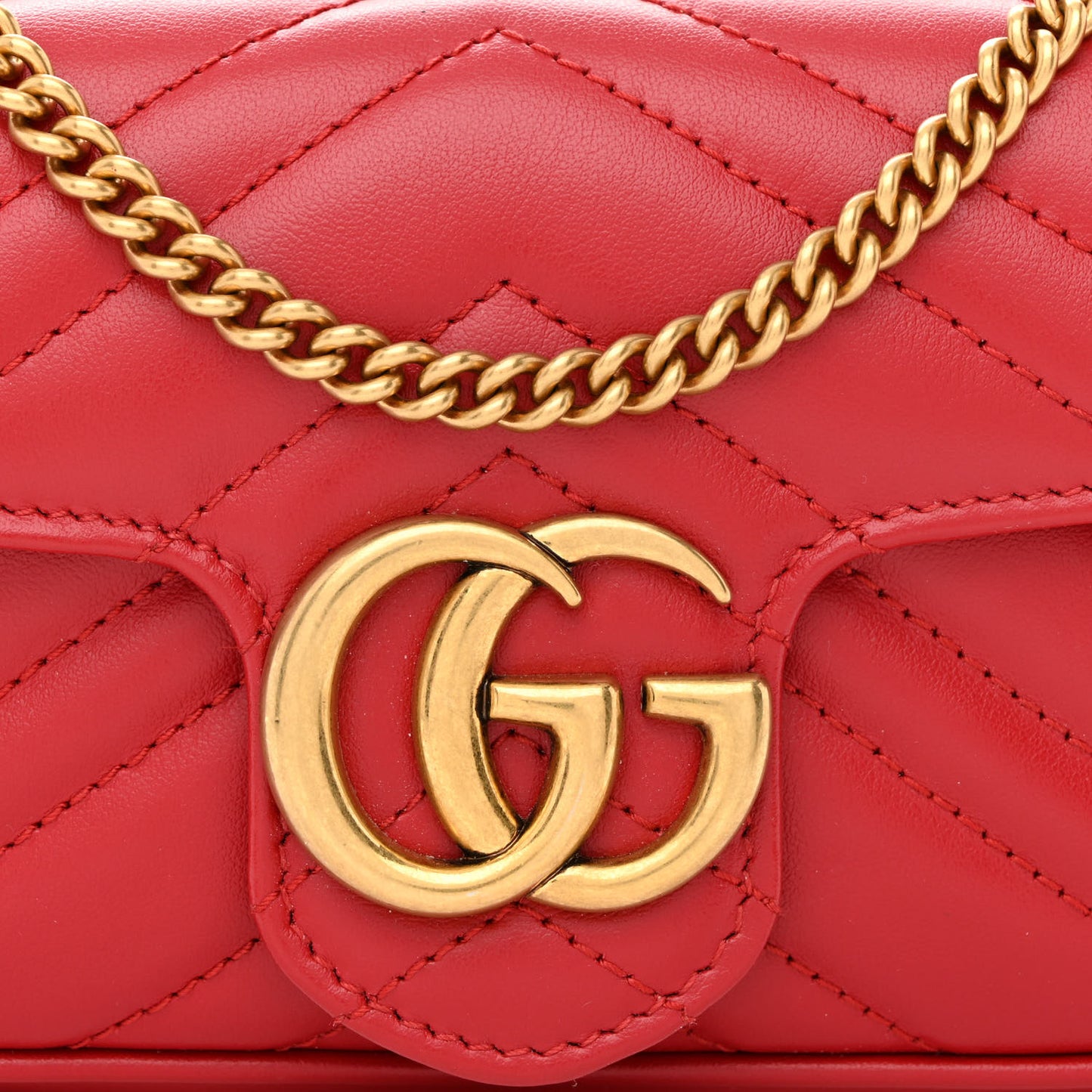 Calfskin Matelasse Super Mini GG Marmont Shoulder Bag Hibiscus Red
