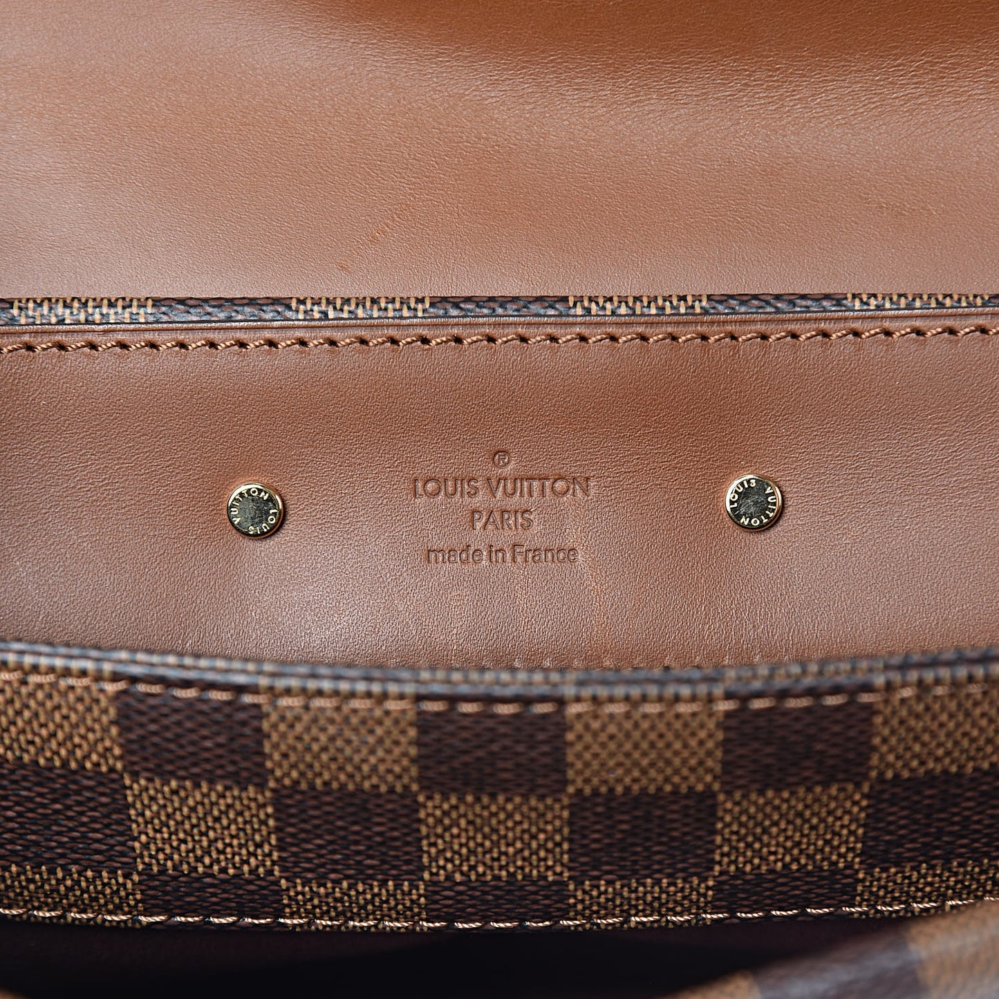 Damier Ebene Pochette Ascot