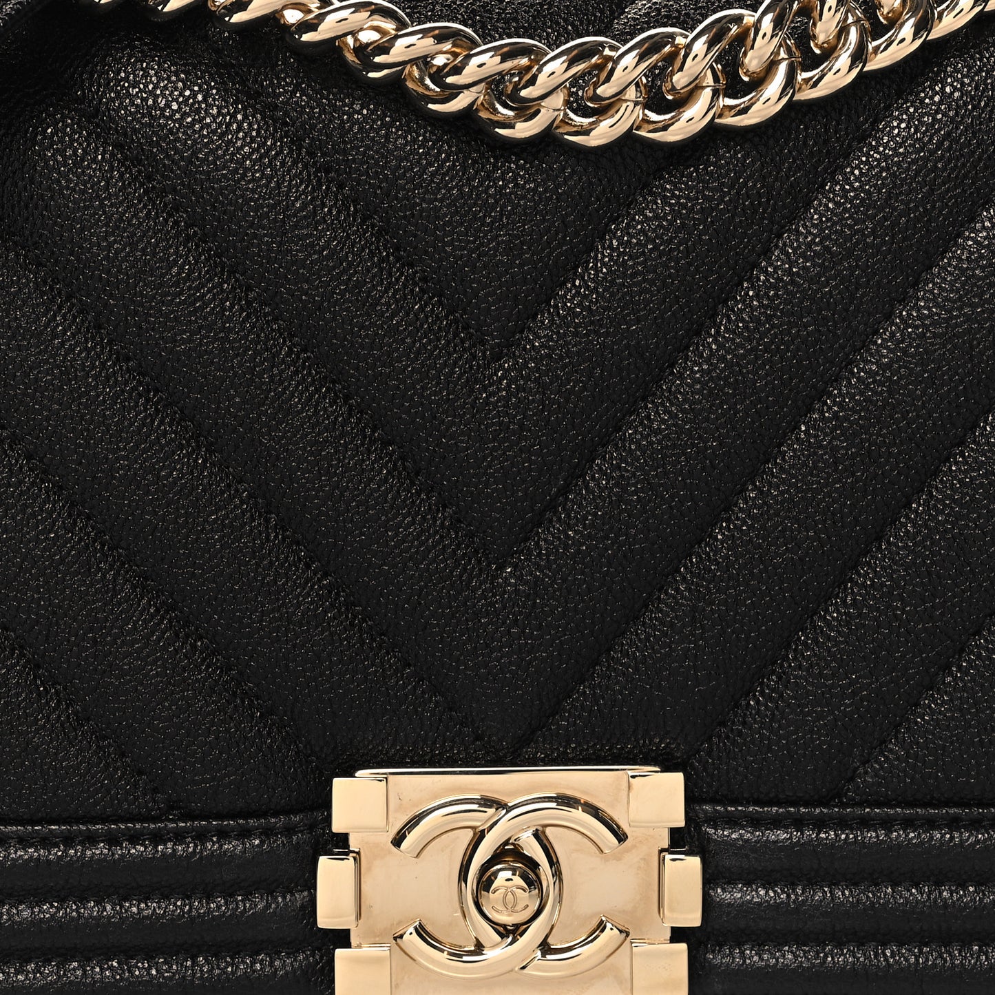 Caviar Chevron Quilted Medium Boy Flap Black
