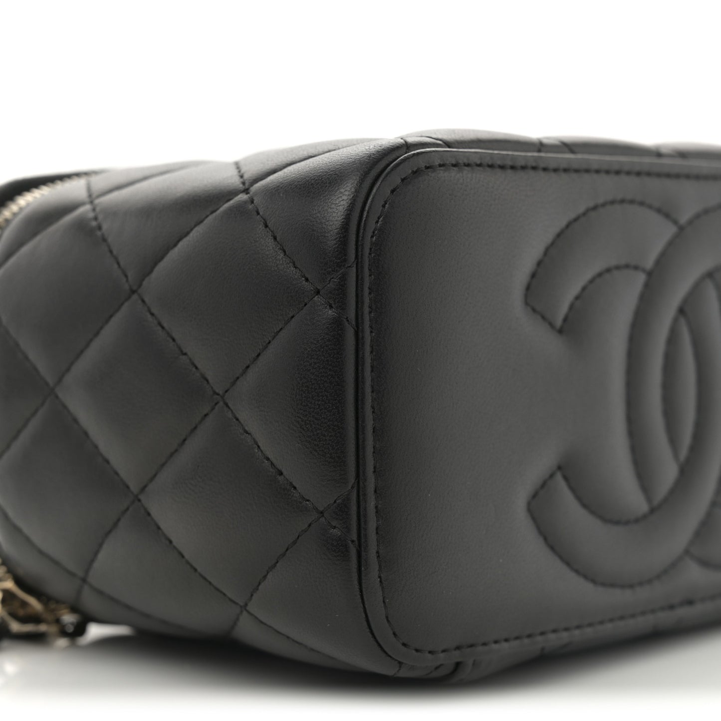 Lambskin Quilted Small Top Handle Vanity Case With Chain Black