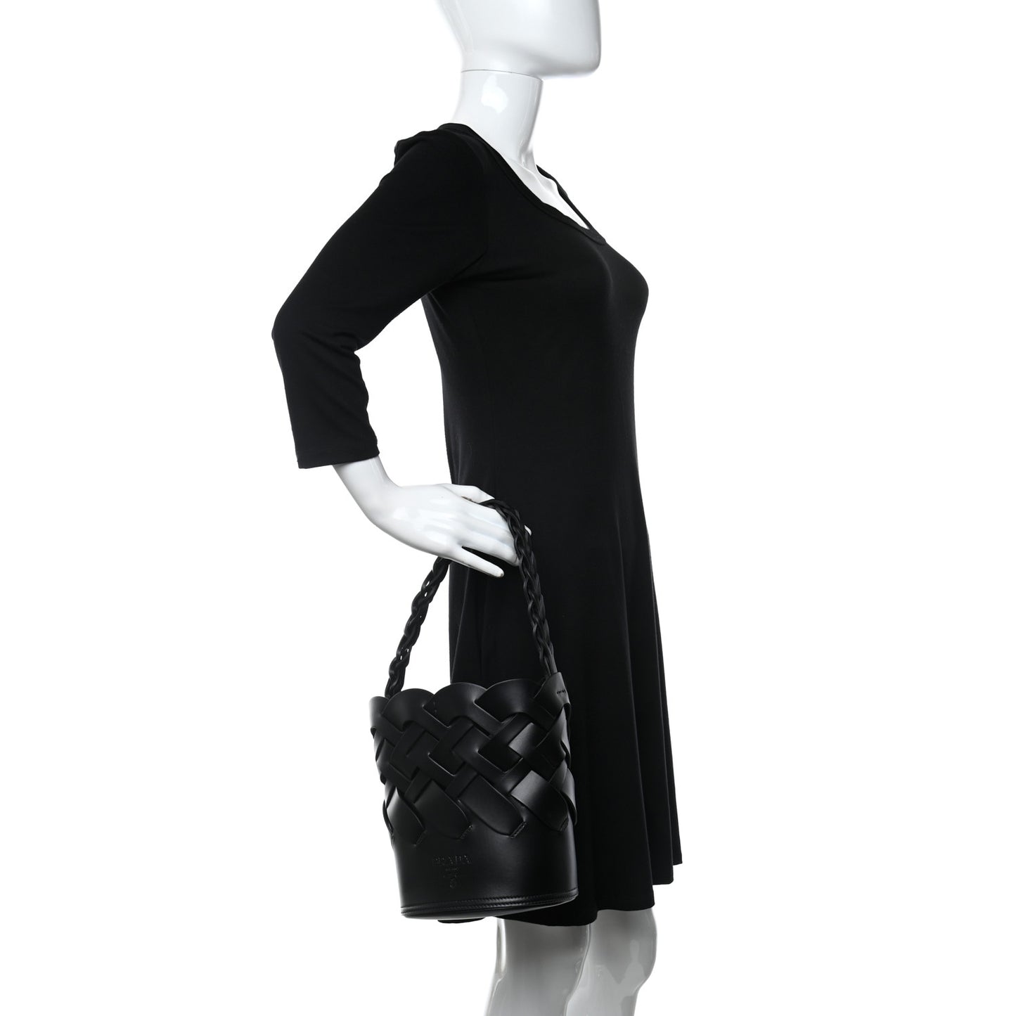 Vitello Intreccio Bucket Bag Black