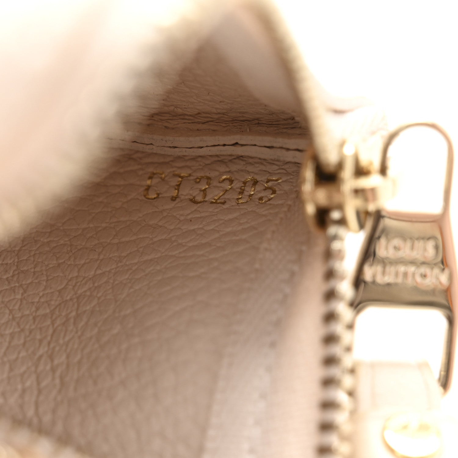 Louis Vuitton Empreinte Monogram Giant Key Pouch Dream Beige 7 of 9