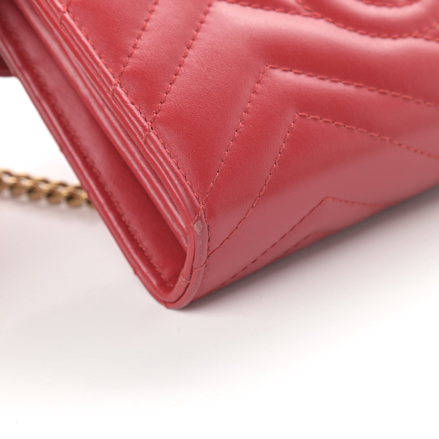 Calfskin Matelasse GG Marmont Chain Wallet Hibiscus Red