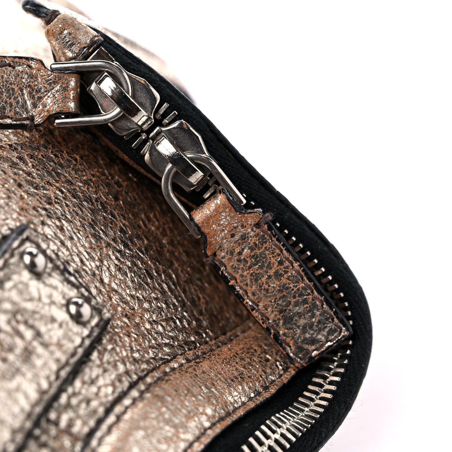 Metallic Crackled Lambskin De Manta Clutch Gold
