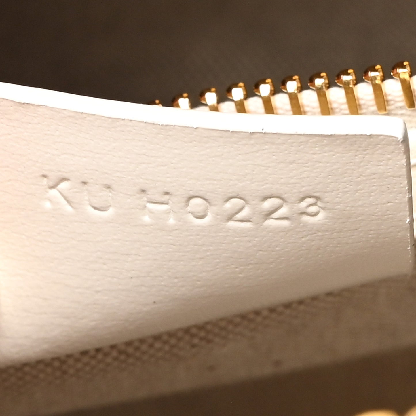 Shiny Lord Calfskin Mini Antigona Ivory