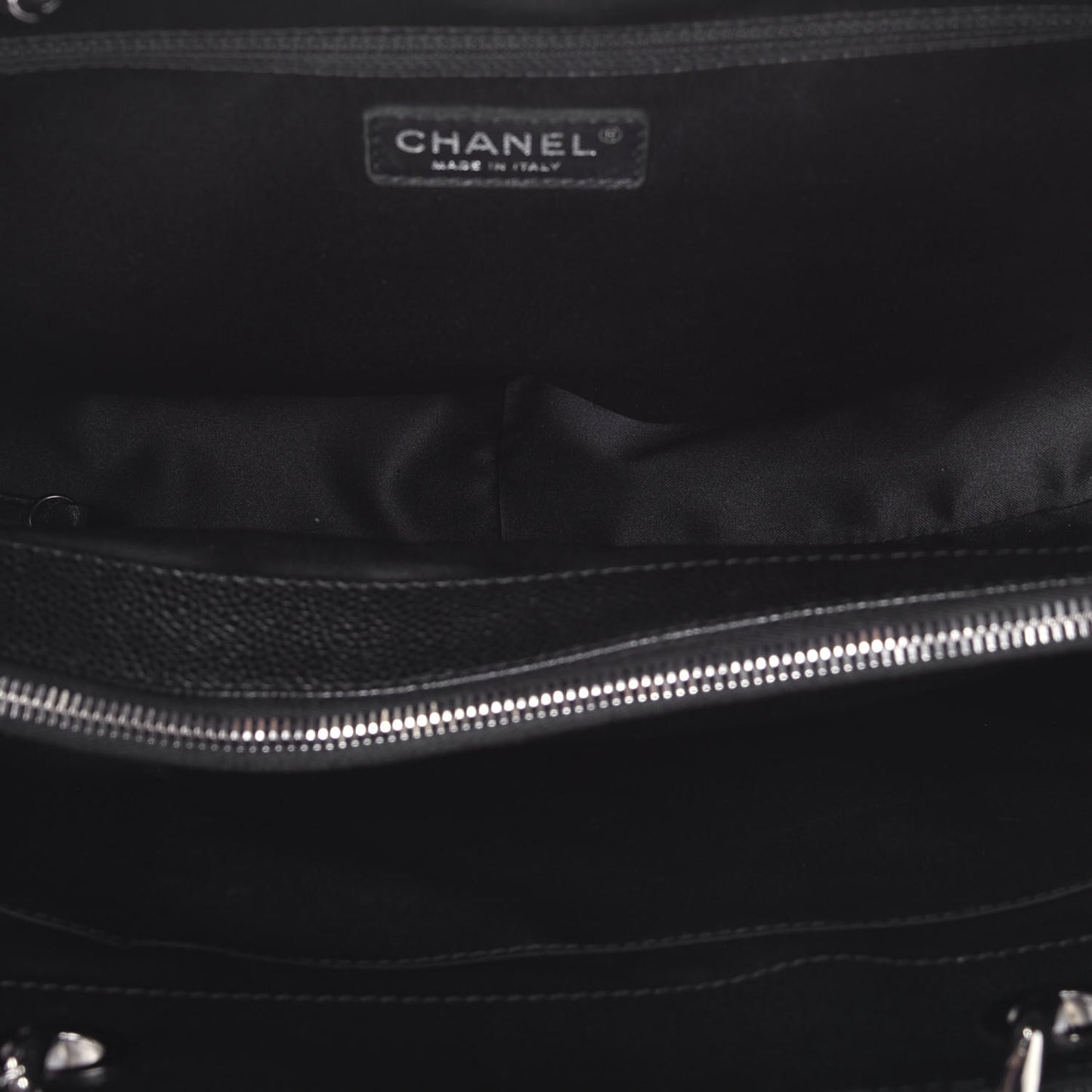 Caviar Quilted XL Grand Shopping Tote GST Black