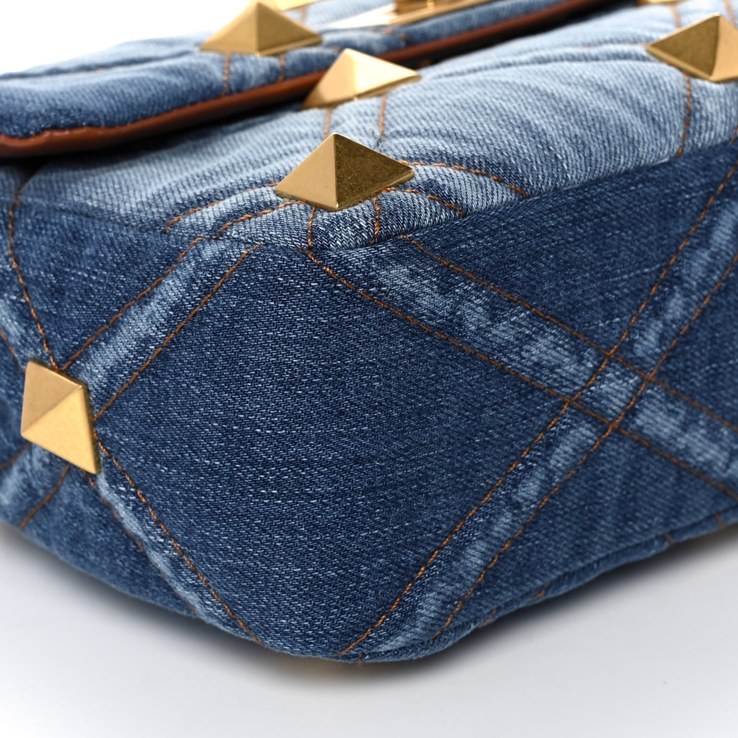 Denim Medium Roman Stud Shoulder Bag Light Denim Selleria