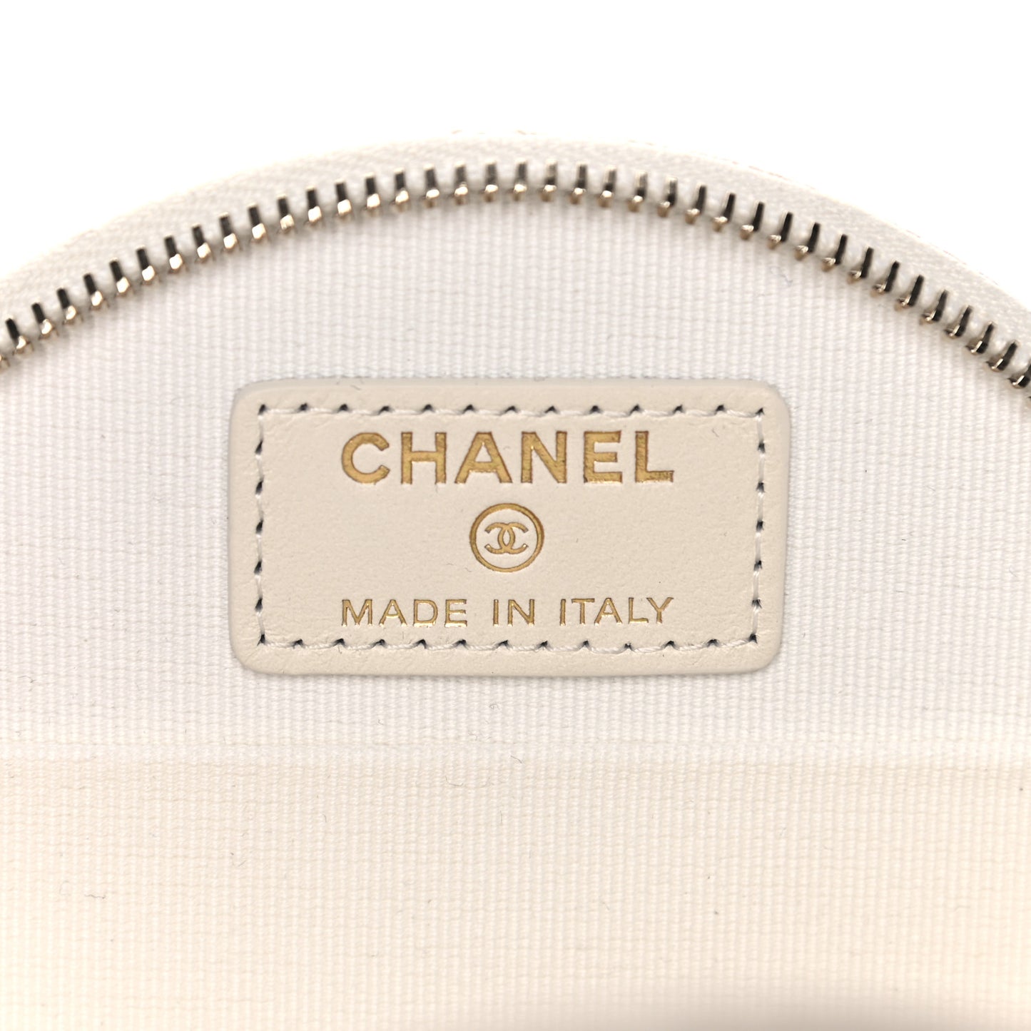 Caviar Quilted Round Handle With Care Vanity With Chain White