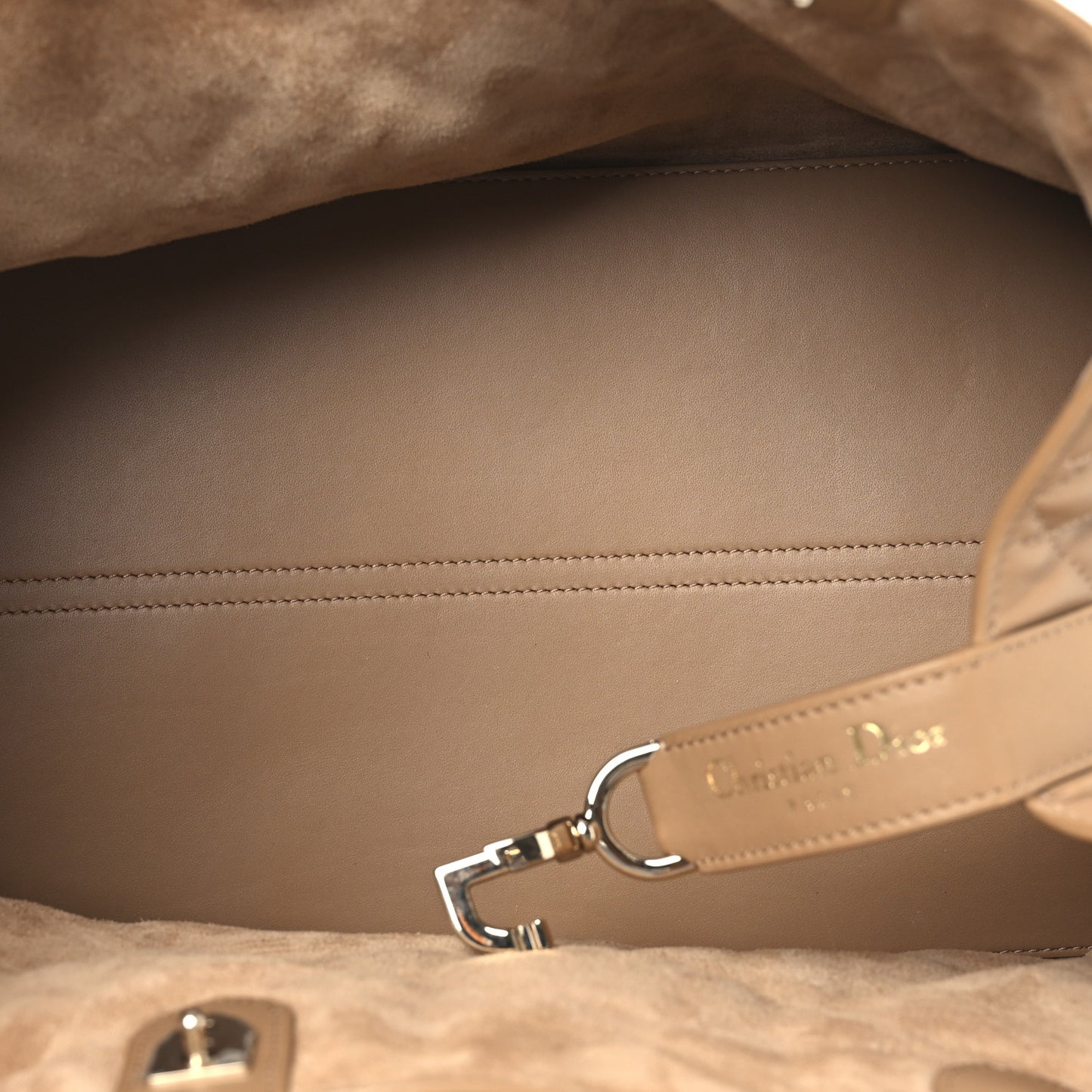 Calfskin Macrocannage Medium Toujours Tan