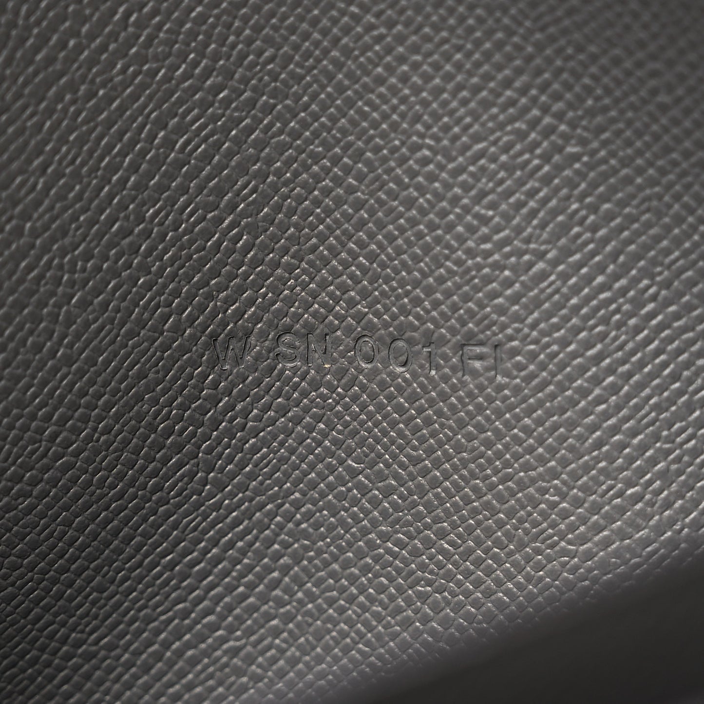 Madame Calfskin Kelly Pocket Long Wallet Gris Meyer