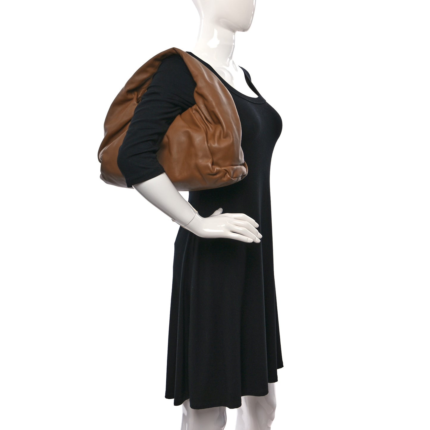 Smooth Butter Calfskin Medium The Shoulder Pouch Cammello